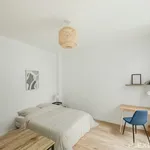 Rent 1 bedroom apartment of 17 m² in Paris