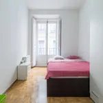 Rent 4 bedroom apartment in Madrid