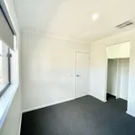 Rent 4 bedroom house in Fraser Rise