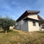 Rent 4 bedroom house of 178 m² in Capriolo