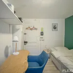 Rent 1 bedroom apartment of 10 m² in Paris