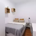 Rent 4 bedroom apartment in Barcelona