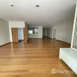 Rent 4 bedroom apartment of 340 m² in Bangkok