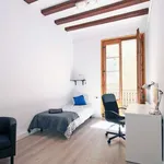 Rent a room of 200 m² in barcelona