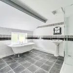 Rent 4 bedroom flat in Salford