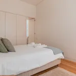 Rent 1 bedroom apartment of 50 m² in Lisbon