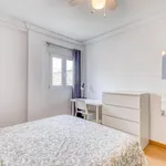 Rent 4 bedroom apartment in Valencia