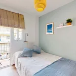 Rent a room of 126 m² in Valencia