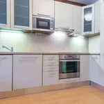 Pronajměte si 3 ložnic/e byt o rozloze 76 m² v Prague