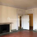 Affitto 5 camera appartamento di 175 m² in Florence