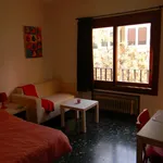 Rent a room in Valencia']