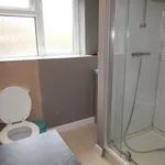 Rent 3 bedroom flat in West Midlands