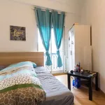 Rent a room of 200 m² in madrid