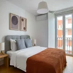 Rent 2 bedroom apartment of 92 m² in lisbon