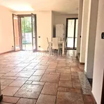 Rent 4 bedroom house of 250 m² in Carugate