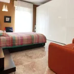 Rent 2 bedroom apartment in Sesto San Giovanni