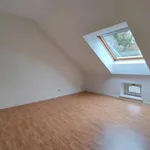 Maison de 610 m² avec 5 chambre(s) en location à Court-Saint-Etienne