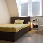 Miete 4 Schlafzimmer wohnung in Frankfurt