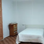 Rent a room of 202 m² in valencia