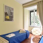 Rent a room of 210 m² in rome