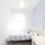 Rent a room of 77 m² in madrid