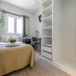 Rent 4 bedroom apartment in Valencia