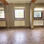 Maison de 700 m² avec 4 chambre(s) en location à Uccle