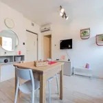 Rent a room of 50 m² in Padua