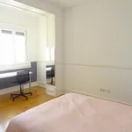 Rent 4 bedroom apartment in Lisbon