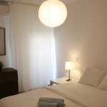 Rent a room of 90 m² in Lisbon