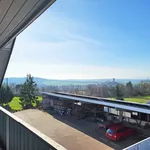 Dachgeschosswohnung mit Balkon und traumhaften Ausblick ins Grüne!