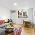 Rent 2 bedroom apartment in Melbourne