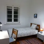 Rent a room of 210 m² in lisbon