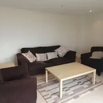 Rent 2 bedroom flat in Swansea