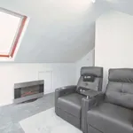 Rent 4 bedroom apartment in Reigate and Banstead