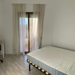 Rent a room of 80 m² in valencia