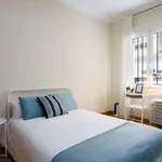 Rent a room of 190 m² in madrid