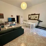 Rent 5 bedroom apartment of 210 m² in Naples