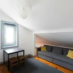 Rent 2 bedroom apartment of 55 m² in lisbon