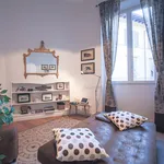 Rent 1 bedroom apartment of 62 m² in Florence