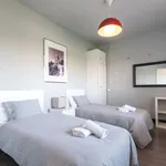 Rent 8 bedroom apartment of 80 m² in Barcelona