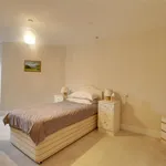 Rent 2 bedroom apartment in Fleet