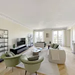 Rent 6 bedroom apartment of 212 m² in Paris