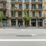 Rent 5 bedroom apartment in Barcelona