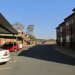 Rent 2 bedroom apartment in Roodepoort