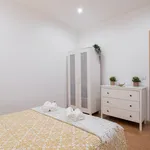 Rent 1 bedroom apartment of 50 m² in Porto