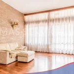 Rent 8 bedroom house of 473 m² in Roma