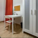 Rent 4 bedroom apartment in Valencia