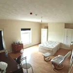 Rent 5 bedroom house in Wales