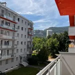 Appartement de 63 m² avec 4 chambre(s) en location à Grenoble